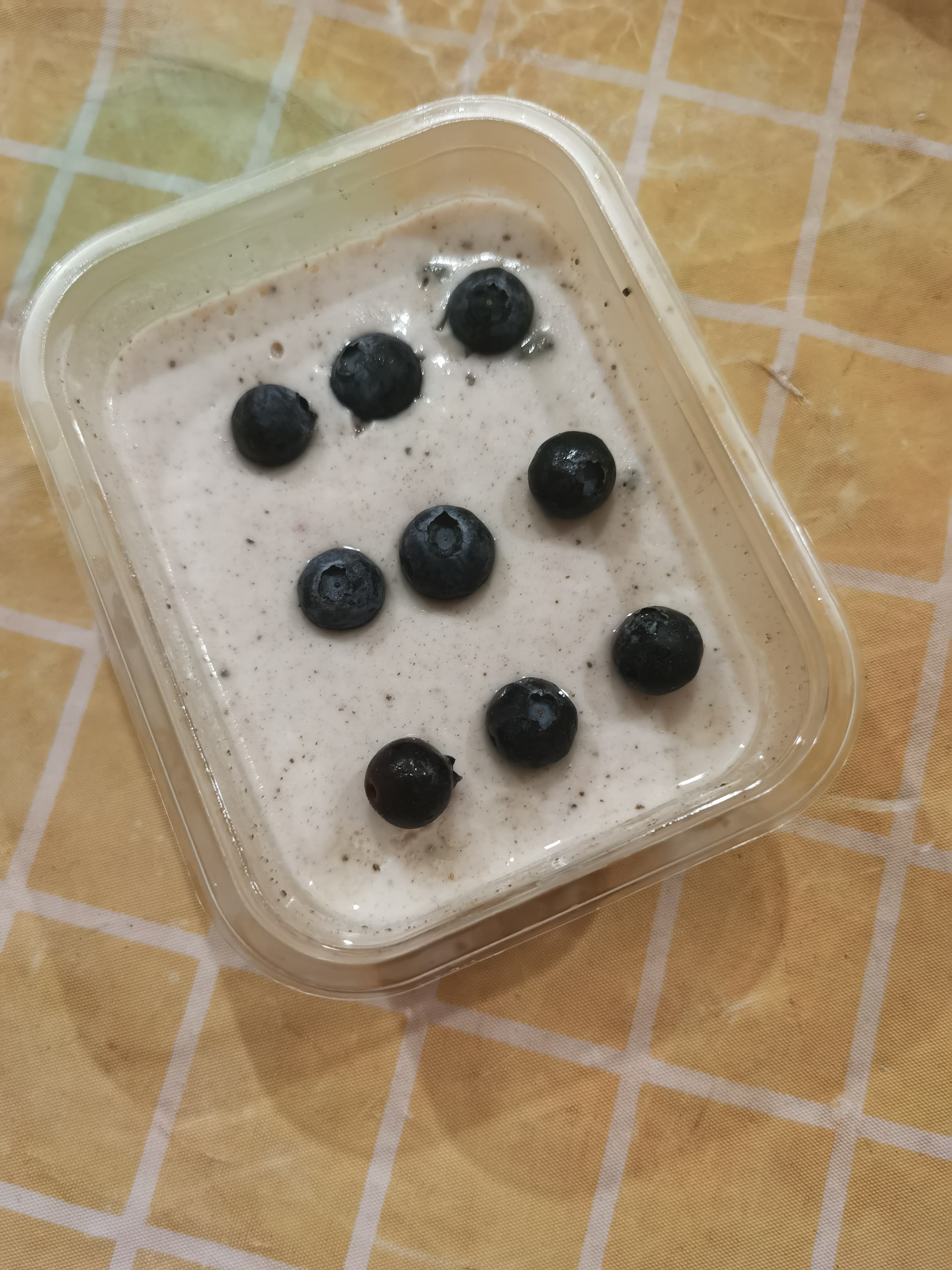 BLUEBERRY YOGURT MOUSSE CAKE